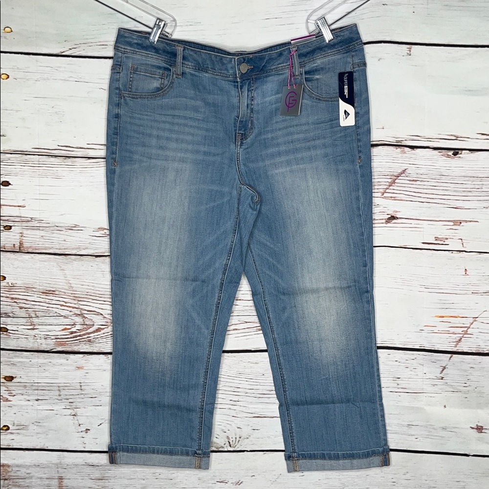 Lane Bryant NWT Size 20 Light Blue Denim Cuffed Hemline Genius Fit Crop Jeans